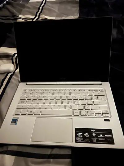 ordinateur Acer à vendre avec chargeur, View more