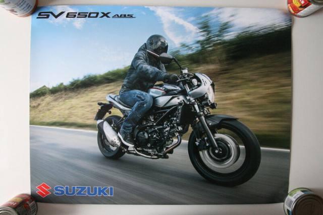 SUZUKI 1000 GSX-R SV 650 2018 Official Showroom Sales Poster dans Autre  à Longueuil/Rive Sud - Image 2