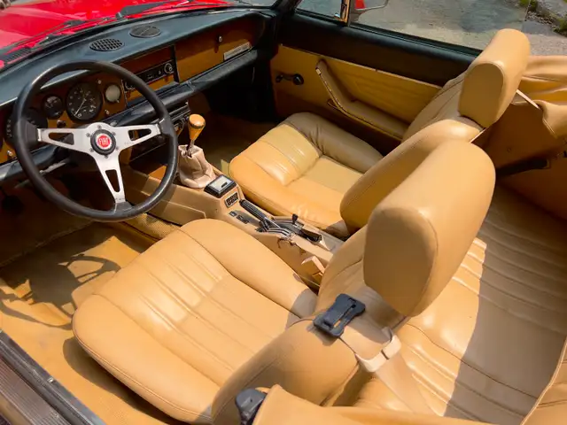 Fiat 124 spider (2000) in Cars & Trucks in Laval / North Shore - Image 6