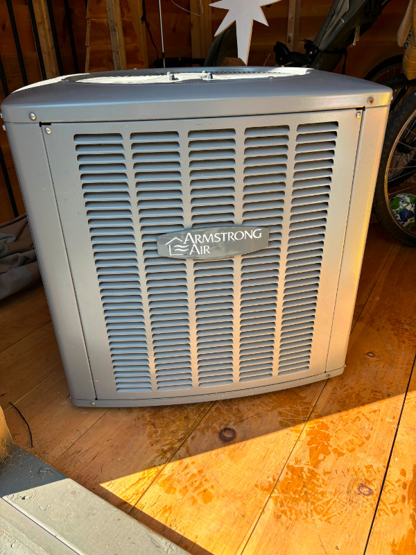 Standard-Efficiency Air Conditioner in Other in London