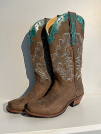Cowgirl Boots *NEW Condition*