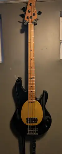 Sterling Stingray Pete Wentz signature for Trade