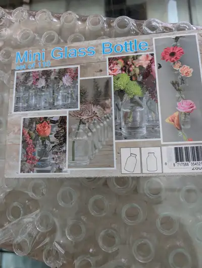 Mini vases à fleurs/Mini Bud Vases, View more