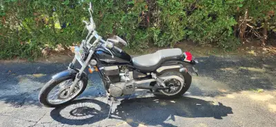 Motocyclette parfait pour débutant, pas trop lourde. Inspection méchanique fait en août, A1, seule p...