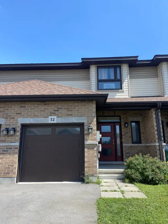 32 Ledgerock Court - 2 Bedroom, 2