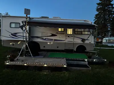 2002 Allegro Motor Home, workhorse chase 8.1L engine. Smoke free, perfect for a couple or single per...