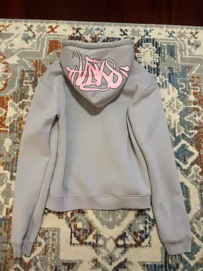 Barely used Syna world hoodie