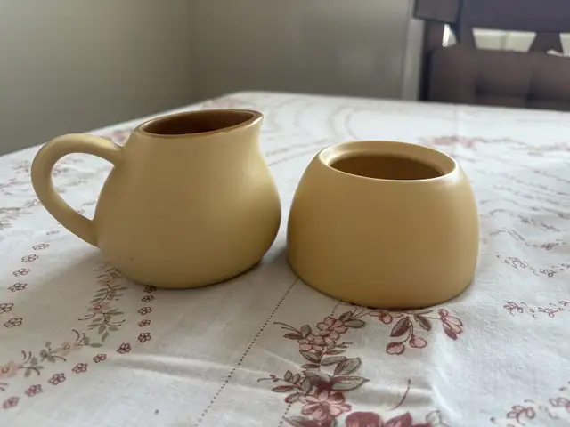 Ceramic Cream and Sugar Set