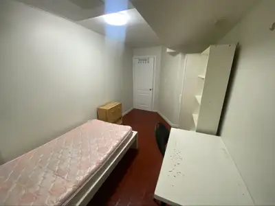 Room for Rent — Available Immediately | York University Village Less than 5 minutes' walk to York Un...