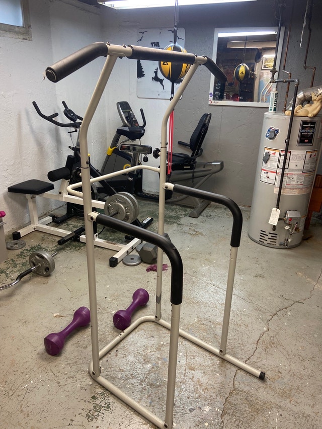 Free Standing Dip/Pull up Stand Exercise Equipment Ottawa Kijiji