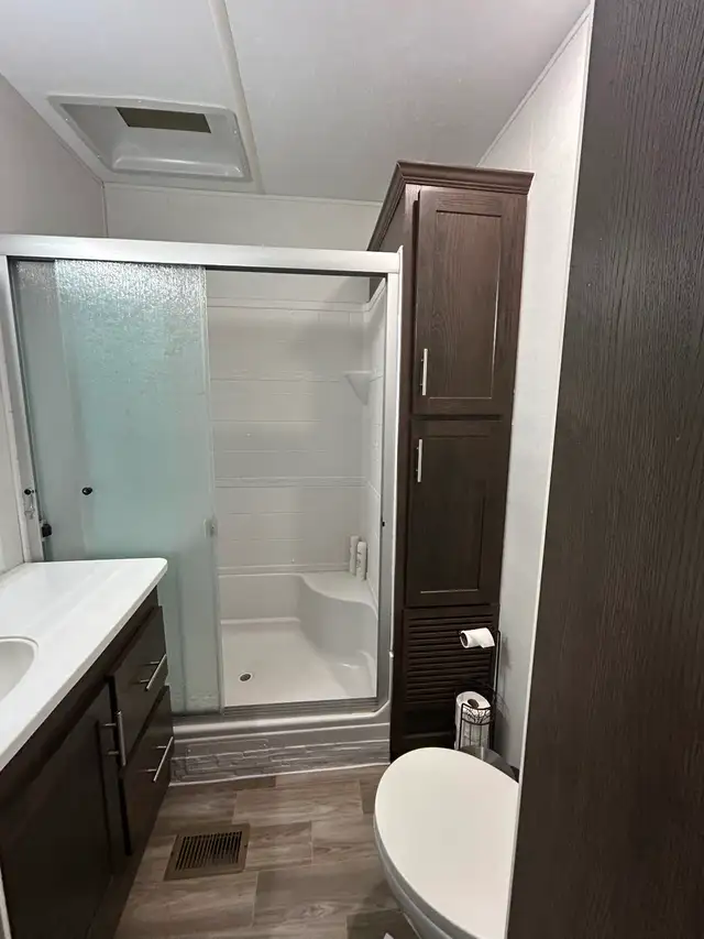 Beautifully Maintained Seasonal Trailer. in Houses for Sale in Kitchener / Waterloo - Image 9