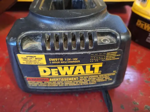 Dewalt 18v Cordless Skill Saw & Drill kit in Power Tools in Brantford - Image 4