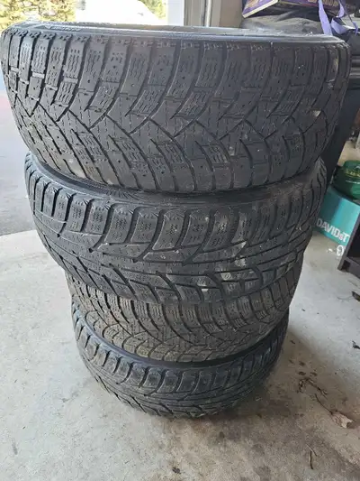 Set of winter 17 inch steel rims bolt pattern 5x114.3 Very few threads left on tires. I recommend ha...