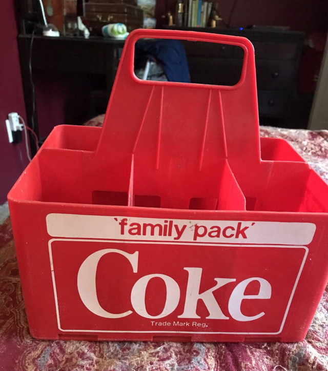 Coke Carrier Bay Beverages Ltd in Arts & Collectibles in Thunder Bay