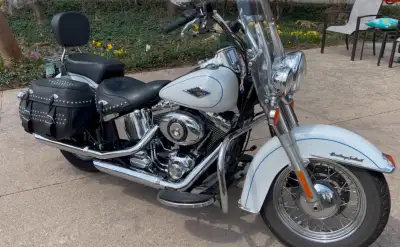 Unique white hot pearl paint. Well maintained at Barrie HD. One owner, long time rider. All fluids c...
