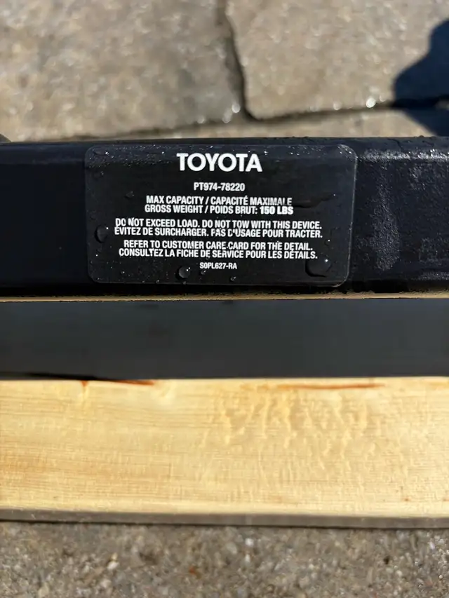 Lexus / Toyota 1 1/4” Trailer Hitch in ATV Parts, Trailers & Accessories in City of Toronto - Image 4