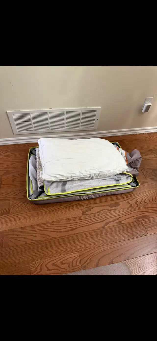 Baby Bed, Bassinet, Changing area, Playard in Other in Mississauga / Peel Region - Image 7