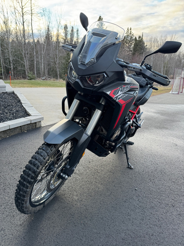 2020 Honda Africa Twin - low 5850 km / clean in Sport Touring in Moncton - Image 4
