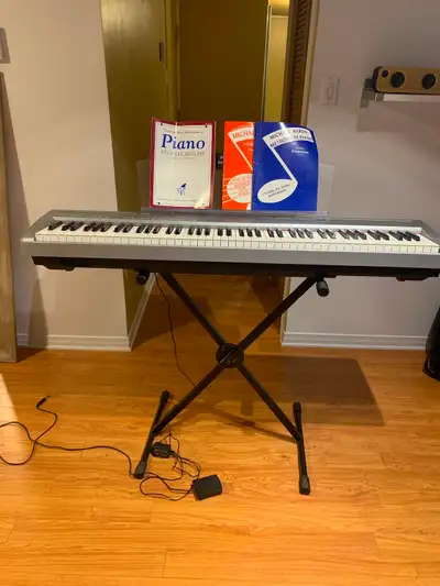 Piano numérique Yamaha P-45B 88 touches, View more