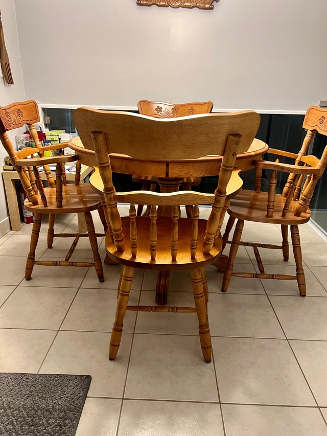 Real Wood Round Extendable Breakfast Table Set w/ 5 chairs | Dining ...