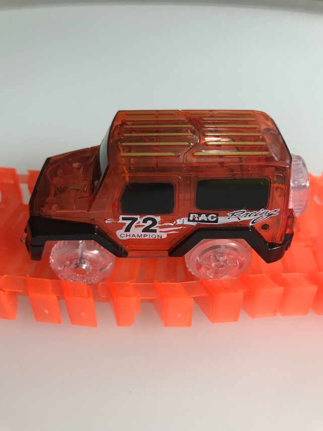 New, Flexible, LED, Fluorescent, Glow-in-the-Dark Car Racing Set in Toys & Games in Bedford - Image 2