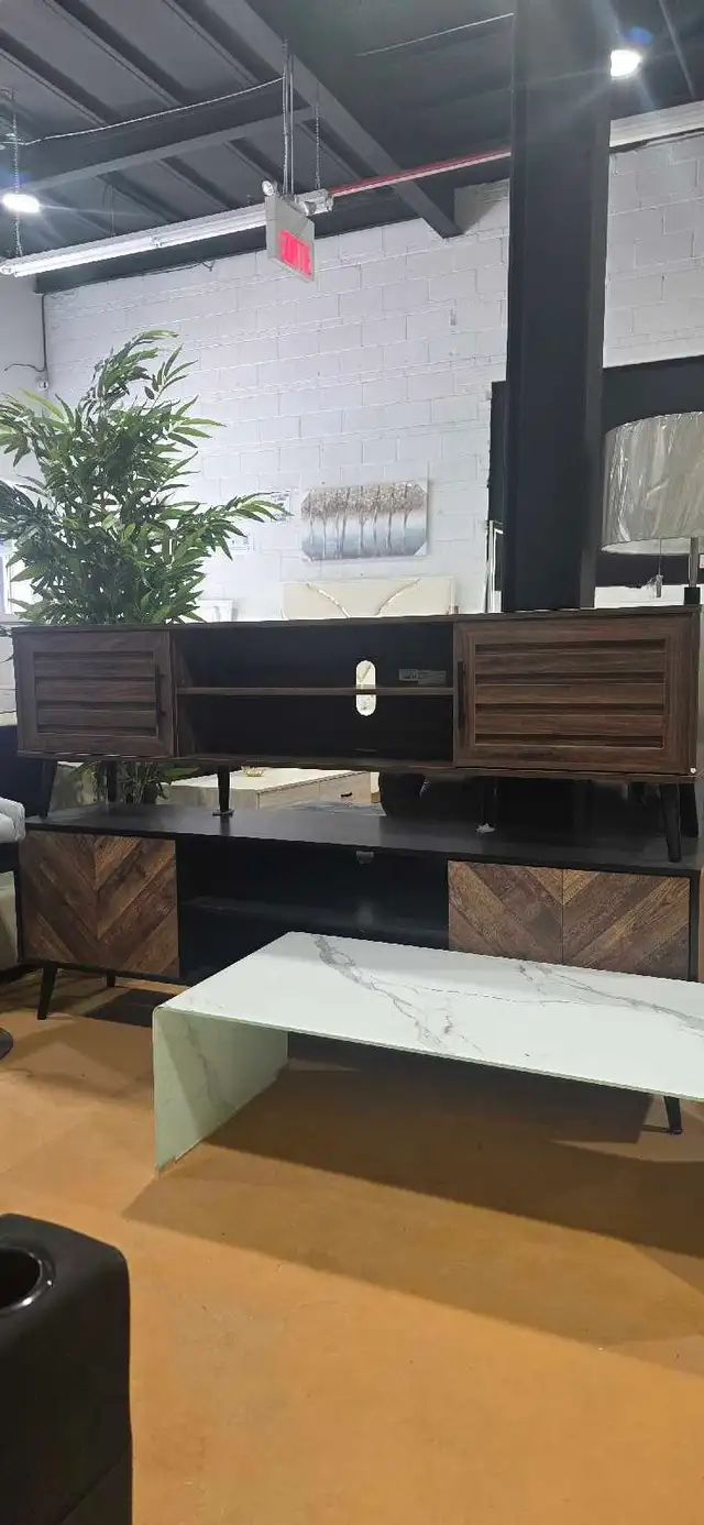 tv stand  in TVs in City of Montréal - Image 2