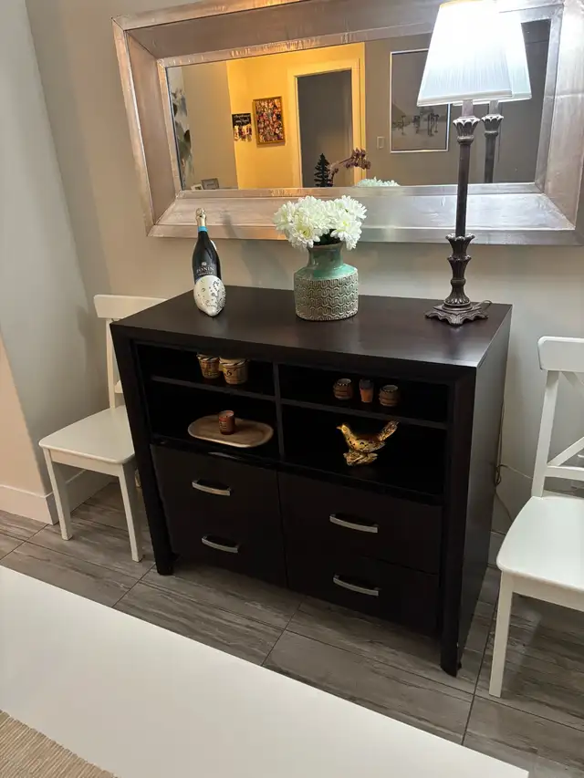 console table, tv/ hutch cabinet in Multi-item in City of Halifax - Image 2