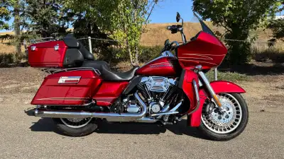 $17,325 - 70,338 KM – Twin Cam 103 (1690cc) Touring Power The Road Glide Ultra is built for riders w...