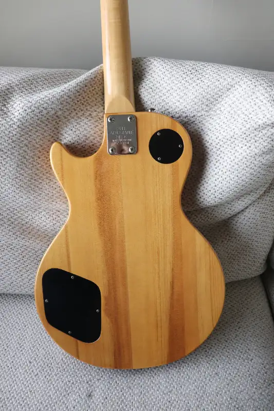 Les Paul Japanese Vintage Electric Guitar– Granada in Guitars in Hamilton - Image 11