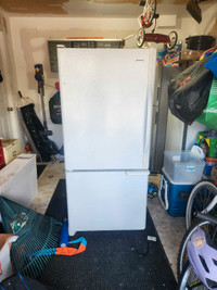 Kenmore bottom freezer fridge