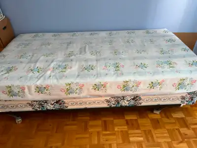 Lit simple (2 a vendre), View more