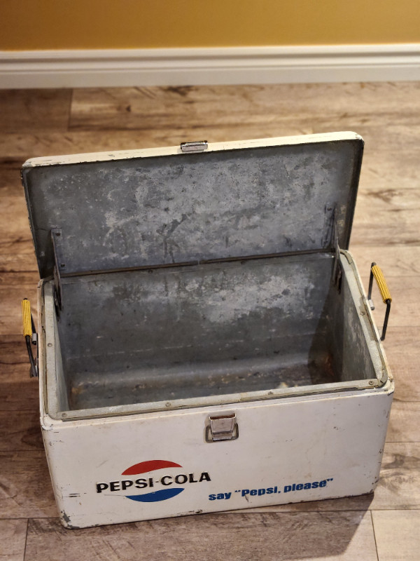 Vintage Metal White Pepsi Cola Cooler - say "Pepsi, please" in Arts & Collectibles in Cornwall - Image 3
