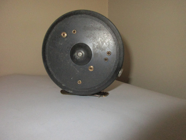 Vintage Hardy Fishing Reel in Fishing, Camping & Outdoors in Moncton - Image 4