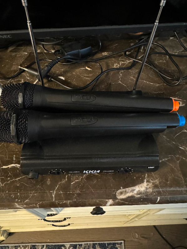 2 Wireless Microphone in Stereo Systems & Home Theatre in City of Toronto