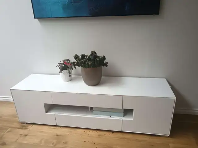 tv table in TV Tables & Entertainment Units in Richmond - Image 2