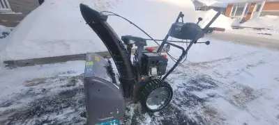 En attente...Deal  souffleuse 24" pour faire de la place, View more