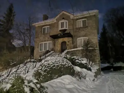 Charmant appartement rénové à louer à Outremont, View more