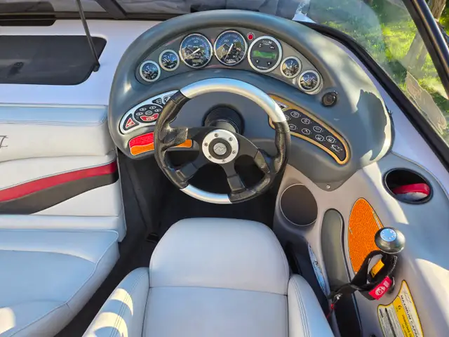 Bateaux correct craft ski nautique 196 in Powerboats & Motorboats in Lac-Saint-Jean - Image 3
