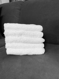 5 brand new white hand towels