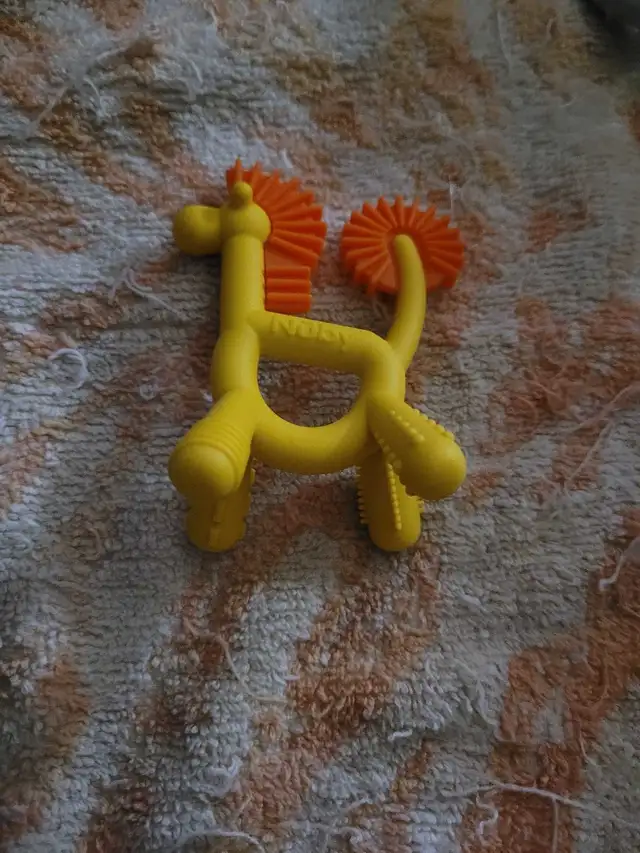 Nuby Geo Zoos Silicone Teether, designed for babies aged 3 month in Toys in Oshawa / Durham Region - Image 2