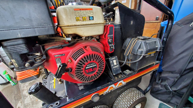 PRICE REDUCED! Pressure Washer Mi-T-M 3504-3MGH Hot/Cold in Other in Lethbridge - Image 2