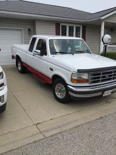 1995 Ford XLT extended cab short box pick-up. ORIGINAL PAINT AND K'S. 5.0 litre V-8 automatic with o...