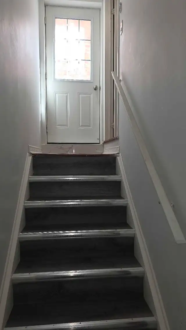 Bachelor Studio $900 in Long Term Rentals in Oshawa / Durham Region - Image 8