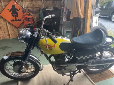 BSA B25S Scrambler. 1970. Nice collector and vintage gatherings. Updated trial type tyre would compl...