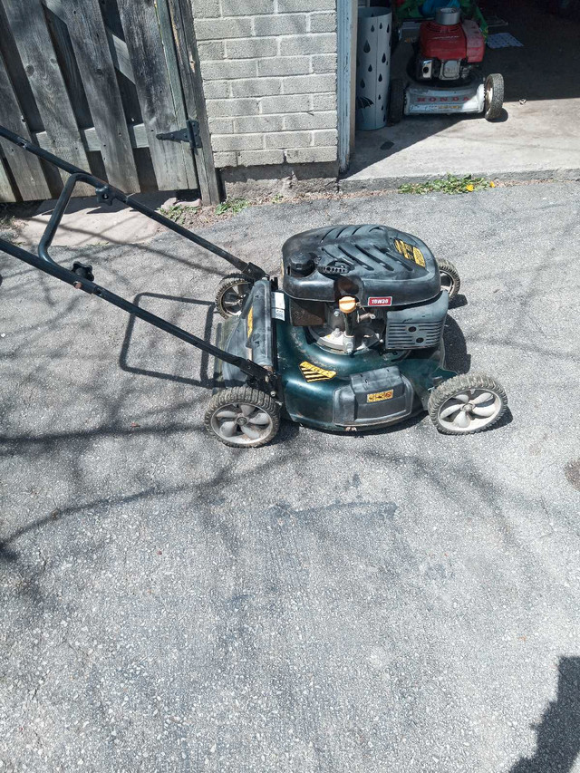 Yardworks 21' Lawnmower for sale in Outdoor Tools & Storage in Hamilton - Image 2