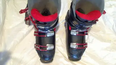 Dalbello Avanti Senior Ski Boots W6-7/M5-6. Used good condition, everything functional as intended....