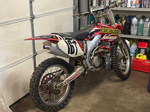 Honda CRF450R in Dirt Bikes & Motocross in La Ronge