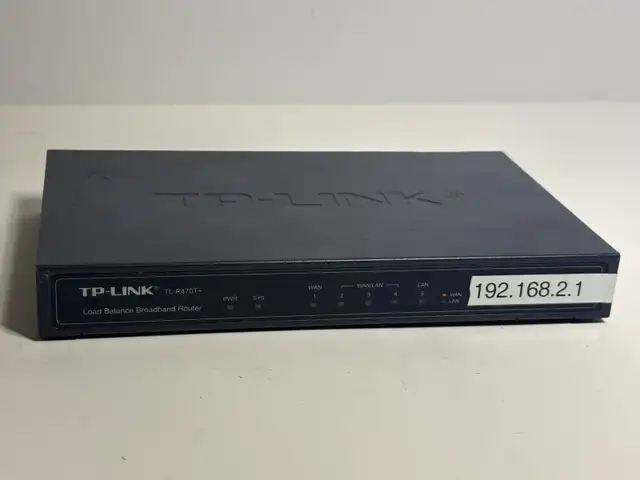 TP-Link TL-R470T+ Load Balance Broadband Router in Networking in Oakville / Halton Region - Image 2