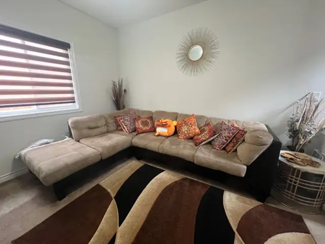 L shaped Sectional couch in Couches & Futons in London - Image 7