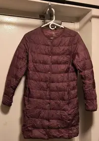 Uniqlo Ultra Light Down Compact Jacket (Burgundy) Size: Small